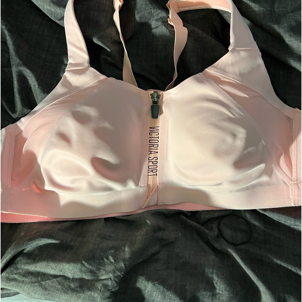VS high hinged sports bra